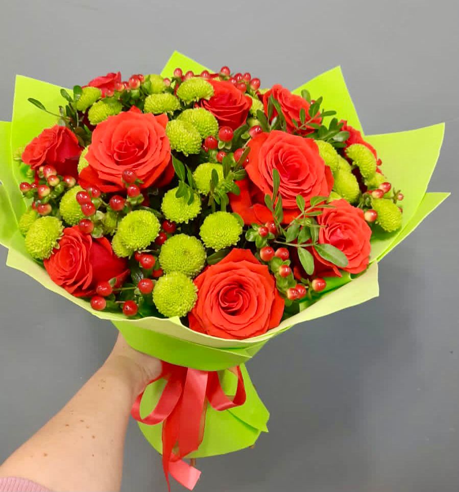 Букет цветов из: Хризантемы и Розы в Саввино