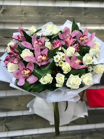Букет цветов из: Розы и Хризантемы в Саввино