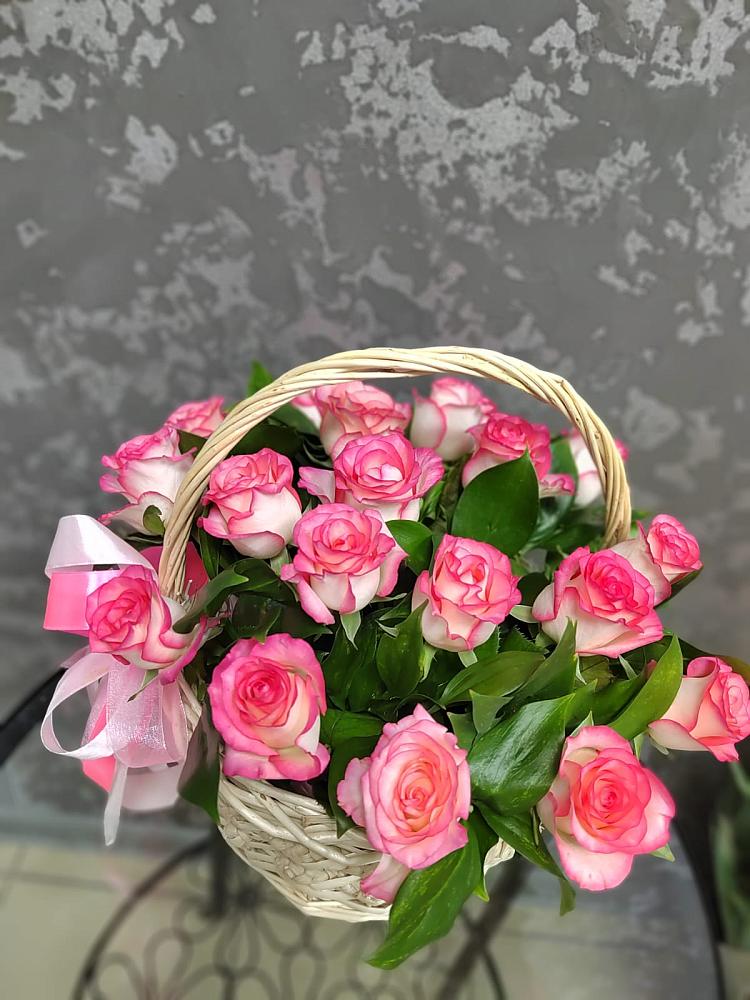 Цветочная композиция из Розы в корзине в Саввино