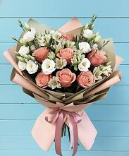 Букет цветов из:  Розы, Альстромерии и Лизиантусы в Саввино