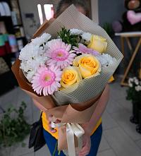 Букет цветов из:  Герберы, Розы и Хризантемы в Саввино