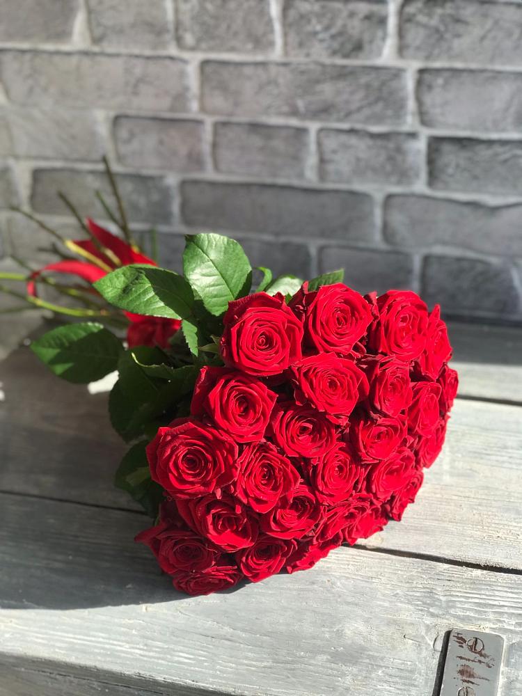 Букет Красные розы Фридом в Саввино