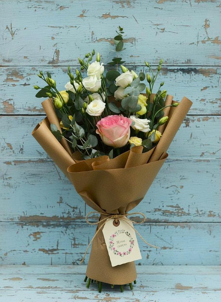 Букет цветов из: Розы и Лизиантусы в Саввино