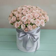 Цветочная композиция из Розы в шляпной коробке в Саввино