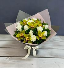 Букет цветов из:  Орхидеи и Розы в Саввино