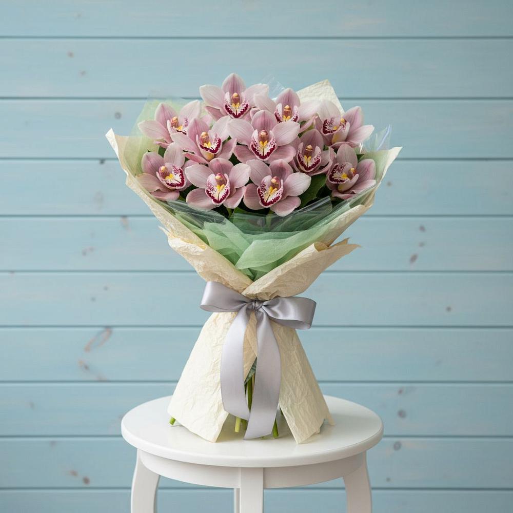 Букет цветов из: Орхидеи и Розы в Саввино