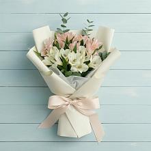 Букет цветов из:  Альстромерии в Саввино