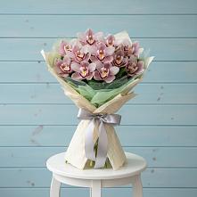 Букет цветов из:  Орхидеи и Розы в Саввино