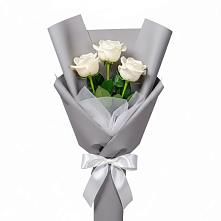 Букет 3 белые розы в Саввино