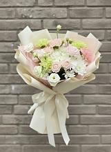 Букет цветов из:  Гвоздики, Розы, Лизиантусы и Хризантемы в Саввино