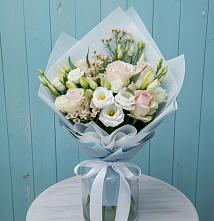 Букет цветов из:  Розы и Лизиантусы в Саввино