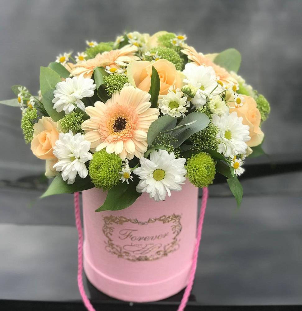 Цветочная композиция из Розы, Герберы и Хризантемы в шляпной коробке в Саввино