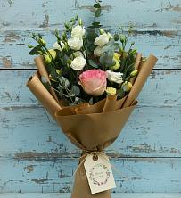 Букет цветов из:  Розы и Лизиантусы в Саввино