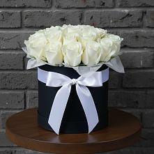 Цветочная композиция из Розы в шляпной коробке в Саввино