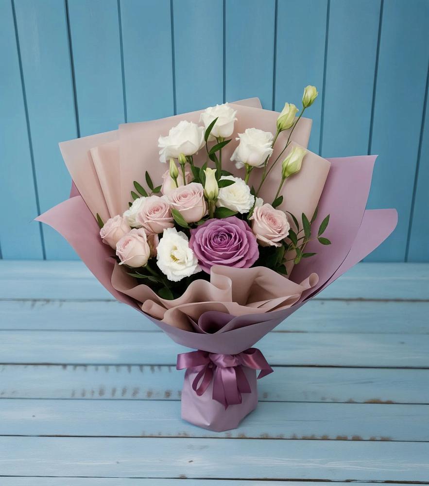 Букет цветов из: Розы и Лизиантусы в Саввино